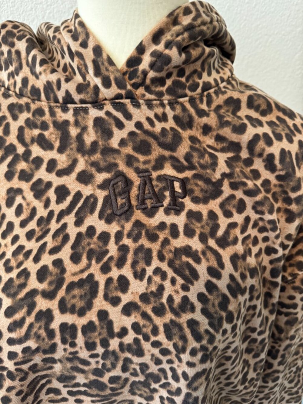 GAP Leopard Print Cropped Logo Hoodie Sweatshirt Size M Brown Animal Print - Picture 4 of 7
